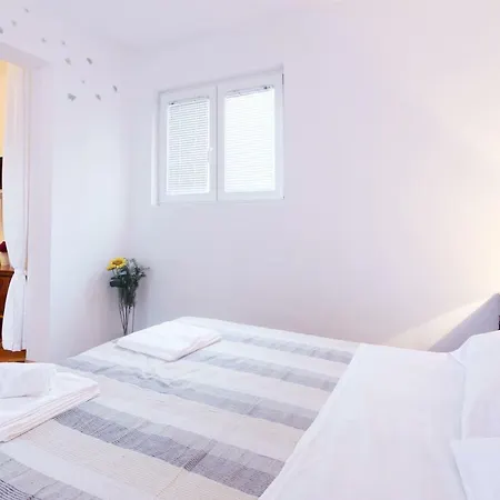 Apartments Nika Apartment Zadar