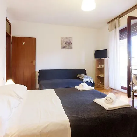 Apartments Nika *