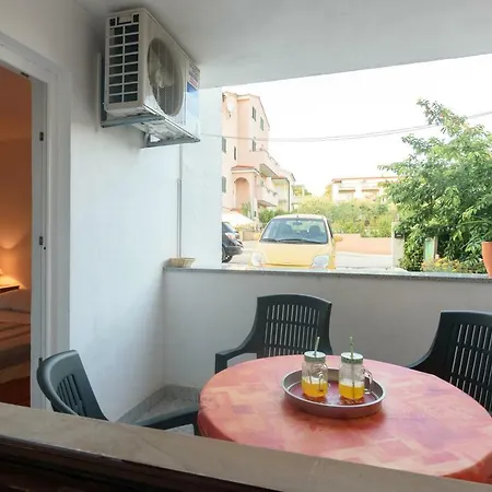 Apartments Nika *