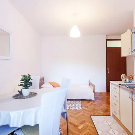 Apartments Nika Apartment Zadar